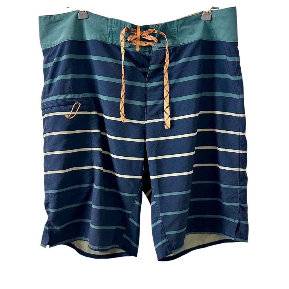 Patagonia Stretch Planing 19” Men's Blue Striped Board Shorts size 32